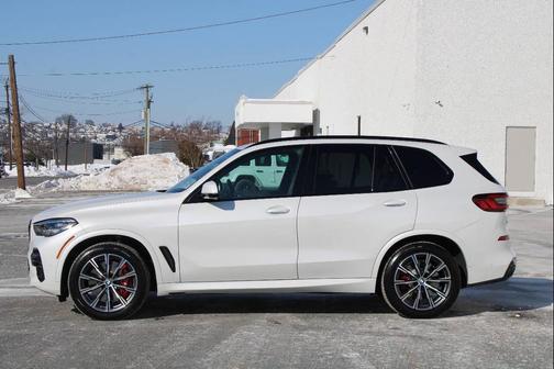 2023 BMW X5 M50i