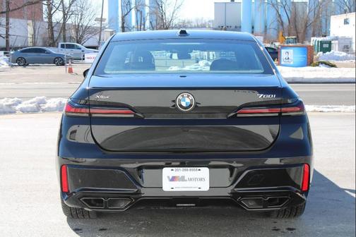 2023 BMW 760 i xDrive