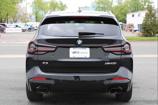 Black 2023 BMW X3 M40i