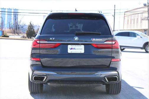 2022 BMW X7 M50i
