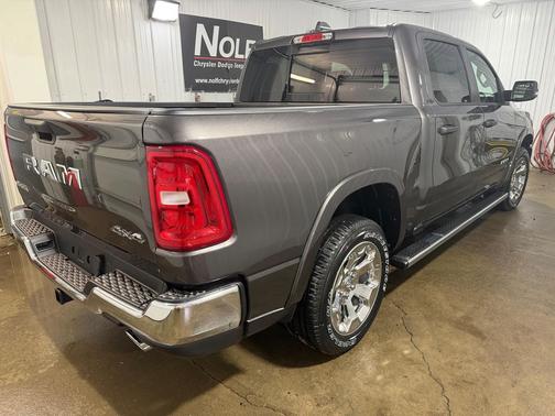 Granite Crystal Metallic Clearcoat 2026 RAM 1500 Big Horn/Lone Star