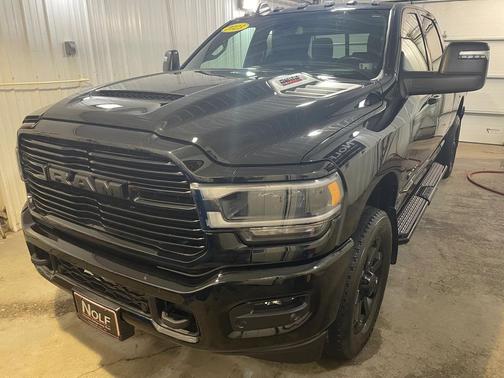 2023 RAM 2500 Laramie Crew Cab 4x4 6'4' Box