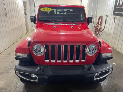 2023 Jeep Gladiator Overland