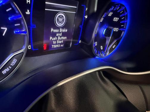 2024 Chrysler Voyager LX