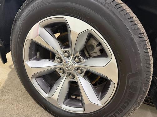 Bright White Clearcoat 2022 RAM 1500 Limited
