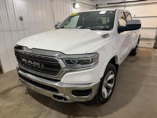 Bright White Clearcoat 2022 RAM 1500 Limited