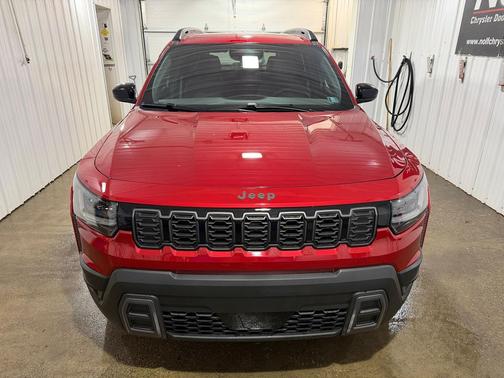 2026 Jeep Cherokee Laredo 4x4