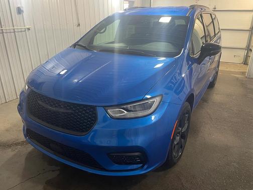 2026 Chrysler Pacifica L