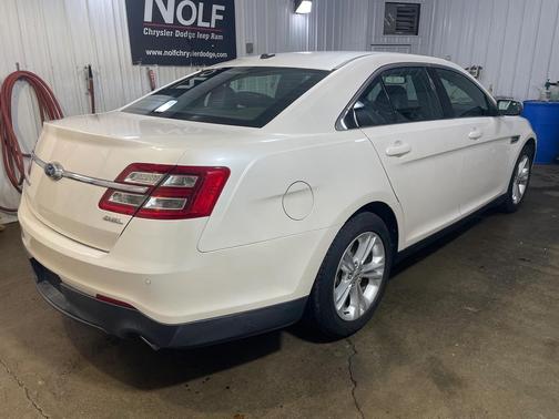 2014 Ford Taurus SEL