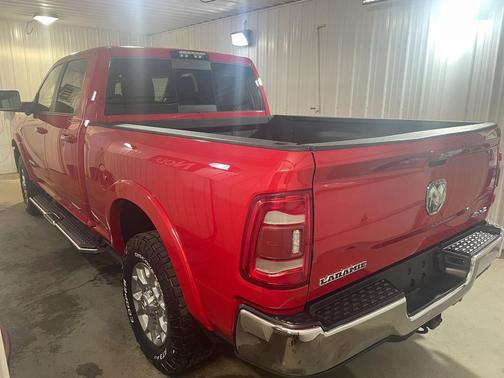 2019 RAM 2500 Laramie Crew Cab 4x4 6'4' Box