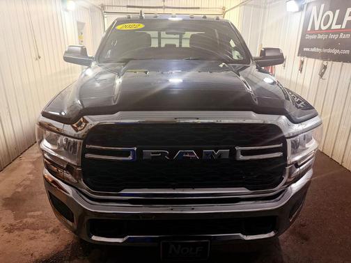 2022 RAM 2500 Tradesman Crew Cab 4x4 6'4' Box