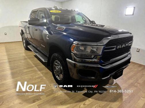 2022 RAM 2500 Tradesman Crew Cab 4x4 6'4' Box