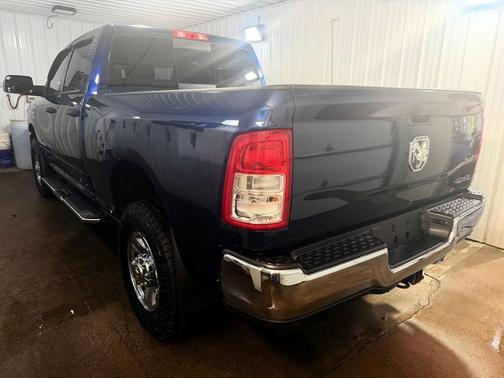2022 RAM 2500 Tradesman Crew Cab 4x4 6'4' Box