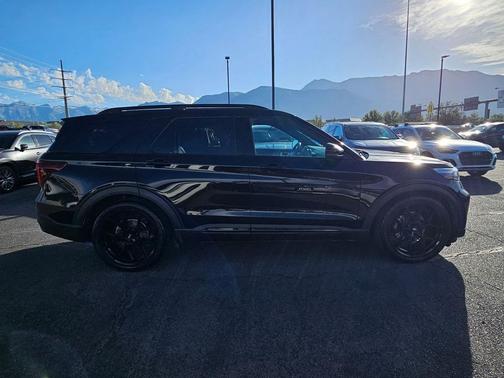 Black Metallic 2020 Ford Explorer ST