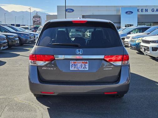 Modern Steel Metallic 2016 Honda Odyssey SE