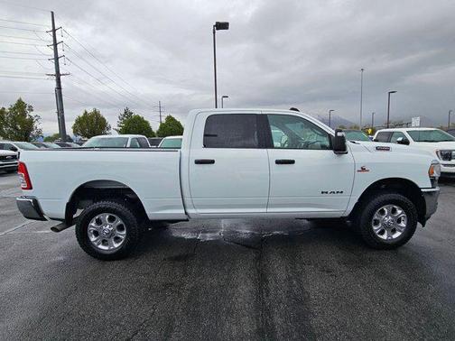 Bright White Clearcoat 2023 RAM 2500 Big Horn Crew Cab 4x4 6'4' Box