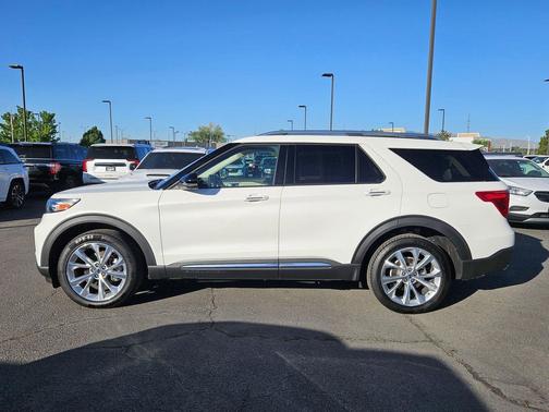 Star White Metallic Tri-Coat 2023 Ford Explorer Platinum