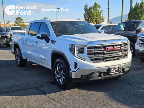 Summit White 2023 GMC Sierra 1500 SLT