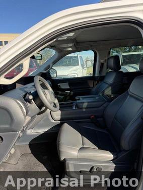 Space Silver Metallic 2025 Ford Expedition Active