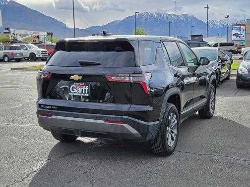 Mosaic Black Metallic 2026 Chevrolet Equinox 1LT