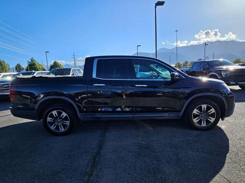 Modern Steel Metallic 2017 Honda Ridgeline RTL-E