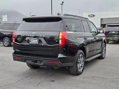 Black Metallic 2025 Ford Expedition Active