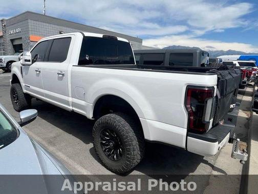 White Platinum Clearcoat Metallic 2017 Ford F-250 Lariat