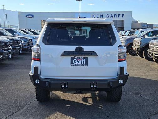 Super White 2018 Toyota 4Runner TRD Off Road