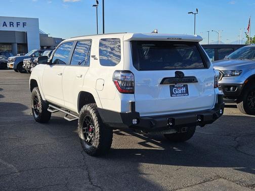Super White 2018 Toyota 4Runner TRD Off Road