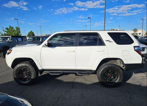 Super White 2018 Toyota 4Runner TRD Off Road
