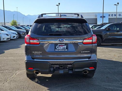 Magnetite Gray Metallic 2022 Subaru Ascent Premium 8-Passenger