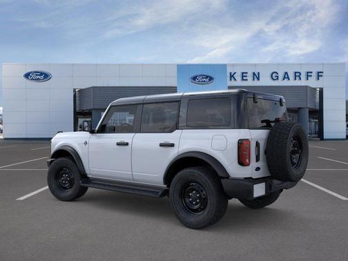 Oxford White 2026 Ford Bronco Outer Banks