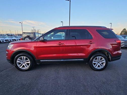Ruby Red Metallic 2018 Ford Explorer XLT