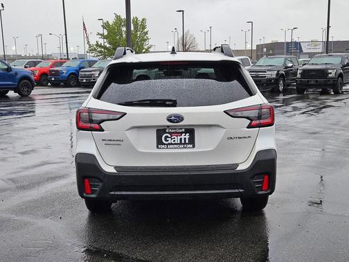 Crystal White Pearl 2020 Subaru Outback Premium