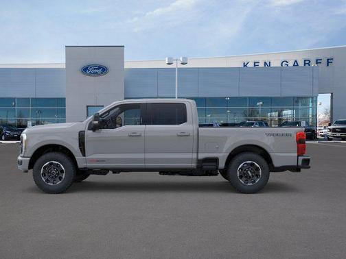 Avalanche 2026 Ford F-350 Lariat