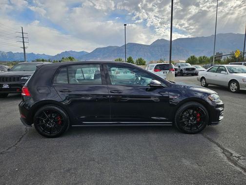Pearl Metallic 2018 Volkswagen Golf GTI 2.0T S 4-Door