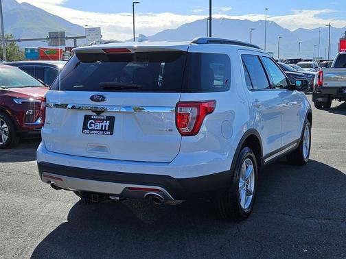 Oxford White 2016 Ford Explorer XLT