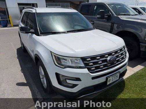 Oxford White 2016 Ford Explorer XLT