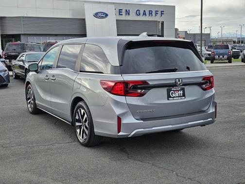 Platinum White Pearl 2025 Honda Odyssey EX-L