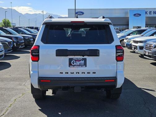 Ice 2025 Toyota 4Runner SR5