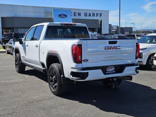Summit White 2021 GMC Sierra 3500 AT4