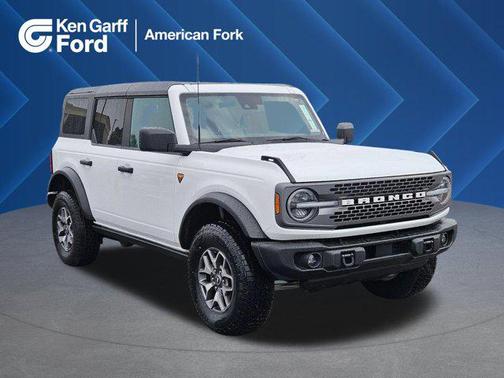 Oxford White 2023 Ford Bronco Badlands