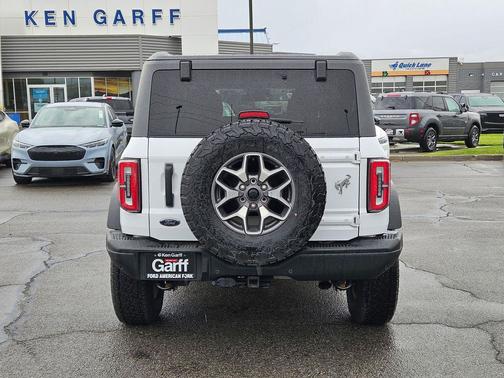 Oxford White 2023 Ford Bronco Badlands