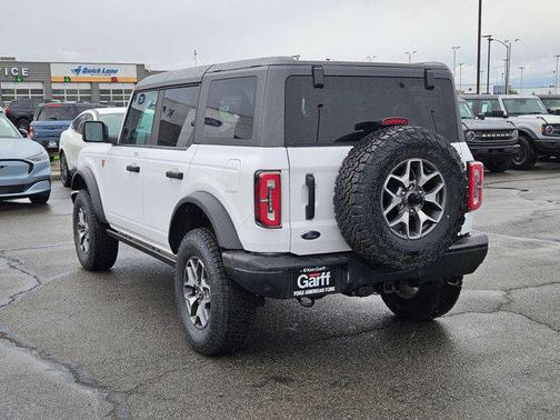 Oxford White 2023 Ford Bronco Badlands