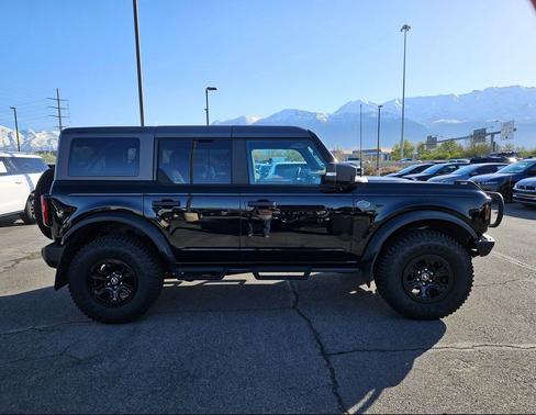 Shadow Black 2024 Ford Bronco Wildtrak