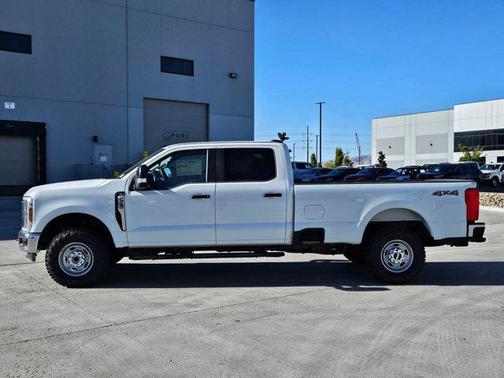 Oxford White 2025 Ford F-350 XL