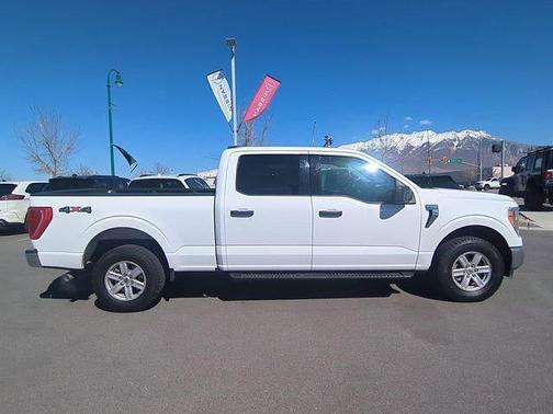 Oxford White 2022 Ford F-150 XLT