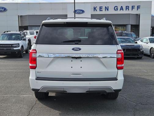 Star White Metallic Tri-Coat 2021 Ford Expedition XLT