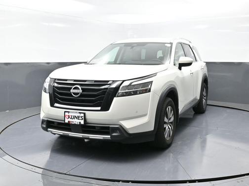 2023 Nissan Pathfinder SL FWD