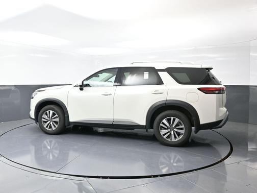 2023 Nissan Pathfinder SL FWD
